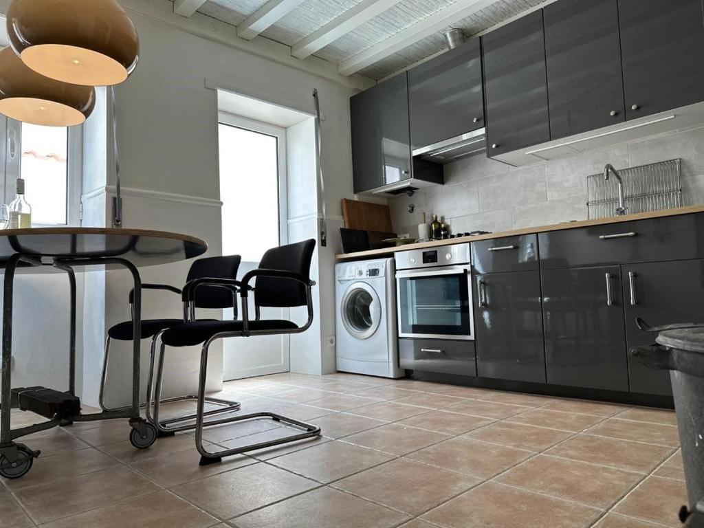100 Meters From The Beach! Rua Da Paz Nazare Luaran gambar